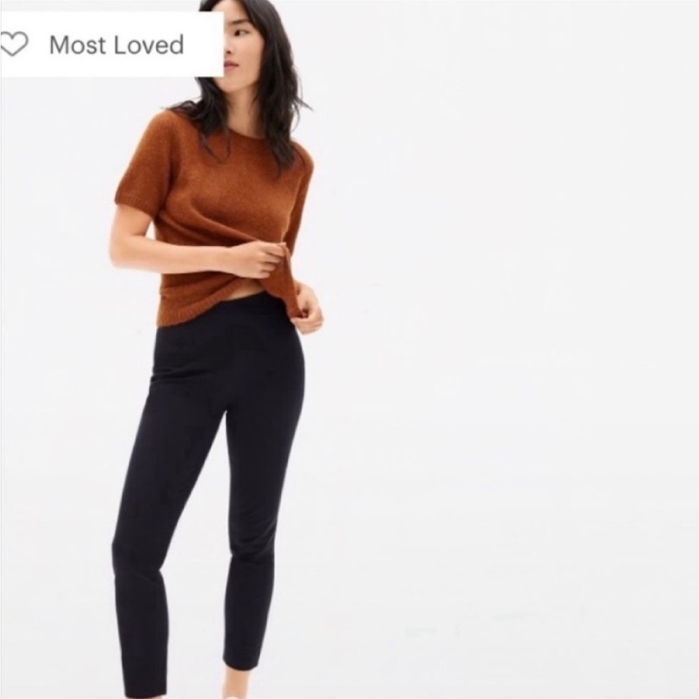 - Everlane black pants